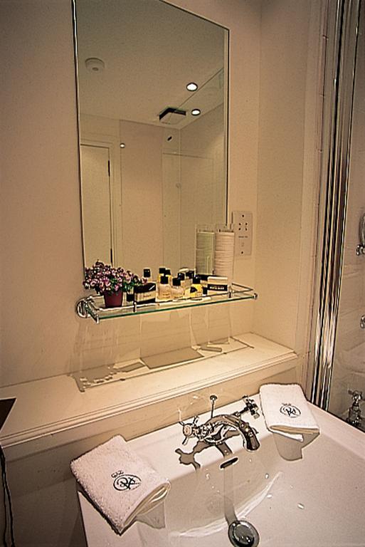The Royal Hotel Comrie Bagian luar foto